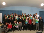 Al t&eacute;rmino de la actividad, los alumnos se fotografiaron con los funcionarios de la Defensor&iacute;a Regional de La Araucan&iacute;a.