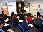  El grupo de trabajo revisa los &uacute;ltimos aspectos considerados en la jornada de &ldquo;World Caf&eacute;&rdquo;. 