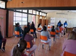Profesionales de defensa penitencairia de la Defensor&iacute;a Metropolitana Sur,  durante la charla a interans que postular&aacute;n a la libertad condicioanl.