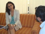 Defensora Regional de La Araucan&iacute;a B&aacute;rbara Katz, entrevistada por el periodista Hugo Oviedo de diario El Austral 
