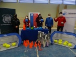 Los representantes de Deportes, Gendarmer&iacute;a y Justicia junto al Defensor Regional en la entrega de la implementaci&oacute;n  