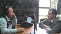 El Defensor Regional de O'Higgins, Alberto Ortega, es entrevistado sobre defensa ind&iacute;gena en radio Isla de Pichilemu