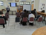 Profesional de la Defensor&iacute;a contest&oacute; preguntas de alumnos y profesores presentes actividad de difusi&oacute;n