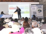 El Jefe de Estudios, Sergio Zenteno y la Facilitadora Intercultural, In&Atilde;&copy;s Flores en la charla especializada ind&Atilde;&shy;gena en Lluta. 