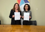 La Defensora Metropolitana Norte Daniela B&aacute;ez, junto a la Directora Nacional del SJM ,Waleska Ureta.