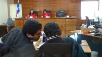 El defensor Hernan D&iacute;az y el imputado A.P.P. en una de las tres jornadas que dur&oacute; el juicio oral ind&iacute;gena en Calama