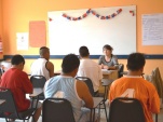 Los j&oacute;venes siguieron con mucha atenci&oacute;n las explicaciones de la Defensora Juvenil.