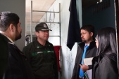 Cristian Cajas y la dupla penitenciaria inspeccionaron el estado de la secci&oacute;n siniestrada.