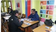Julio Sarabia,  del &aacute;rea administrativa regional,  apoy&oacute; en la atenci&oacute;n de p&uacute;blico junto al Defensor Regiional Luis Soto