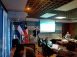 La abogada Lorena Seleme durante una de las capacitaciones en El Salvador.