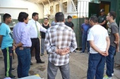 En el peque&ntilde;o patio del penal de Combarbal&aacute; el Defensor Regional se reuni&oacute; con los internos