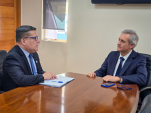El Defensor Regional Gabriel Carri&oacute;n junto al ministro de la I. Corte de Apelaciones de Iquique, Andr&eacute;s Provoste .