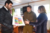 Carabineros de la subcomisar&iacute;a recibi&oacute; el material informativo de manos de la Defensora Regional y Seremi de Justicia