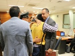 Defensores Sergio Zenteno y Rodrigo Torres, celebrando emotivamente junto al boliviano Juan Carlos Quispe luego de la sentencia absolutoria