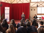 el defensor penal juvenil Luis Gonz&aacute;lez , expone ante alumnos sobre alcances de la ley que los afecta como adolescentes.