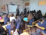 El Defensor Regional del Maule Jos&eacute; Luis Craig expuso en la charla realizada en el Liceo de Licanten.