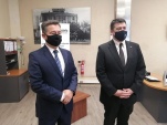 El Defensor Regional de Valpara&iacute;so, Claudio P&eacute;rez Garc&iacute;a, y el Subsecretario de Justicia y Derechos Humanos, Sebasti&aacute;n Valenzuela Ag&uuml;ero (a la derecha