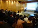 Estudiantes y representantes de organizaciones ligadas a los derechos humanos escucharon la ponencia de la Defensora regional de Magallanes