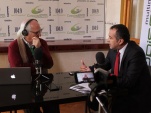 Periodista radial Jos&eacute; Toribio junto al Jefe de Estudios, Sergio Zenteno, en su programa &ldquo;Ojo de Aguila" en Arical