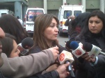 Bessy Pl&aacute;, Defensora Local Jefe de Maip&uacute;, fue abordada por la prensa al t&eacute;rmino de la audiencia de formalizaci&oacute;n.