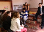 El defensor local jefe de Copiap&oacute;, Eugenio Navarro aclara las dudas de las 8 mujeres condenadas que participaron en di&aacute;logo participativo.