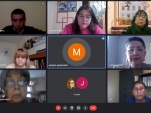 Un momento de la videoconferencia con profesores del Liceo Escasce.