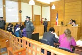 Defensora Penal Licitada Lucy Catal&aacute;n junto a las 6 comuneras mapuche