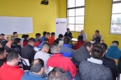 Ante medio centenar de internos condenados de Linares, el Defensor Regional del Maule presidi&oacute; un di&aacute;logo participativo.