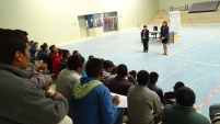 La defensora penitenciaria y la de Migrantes en actividad de difusi&oacute;n en el CCP Antofagasta