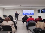 El defensor Patricio Jim&eacute;nez explica Proyecto Inocentes a alumnos de derecho de la UVM.