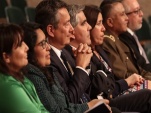 El Defensor Regional Claudio P&eacute;rez (tercero de izquierda a derecha) con autoridades en el seminario del a&ntilde;o pasado.