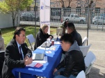 Defensores y profesionales atendieron a las personas que se acercaron a realizar sus consultas.