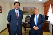 El Ministro de la Corte Suprema, Manuel Valderrama, junto al Defensor Regional, Claudio Aspe, sostuvieron un reuni&oacute;n protocolar duante su visia