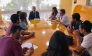 El Defensor Regional, Ra&uacute;l Palma Olivares da la bienvenida a estudiantes de la UDA.