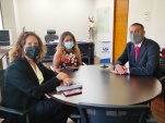 La Fiscal Regional oriente , Lorena Parra recibi&oacute; a la Defensora Regional Daniela B&aacute;ez y jefe de Estudios, Octavio Suf&aacute;n