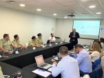 El Defensor Regional y el jefe de Estudios expusieron ante la delegaci&oacute;n de expertos y representantes de Carabineros.