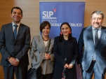 Mar&iacute;a Cristina Melgarejo y Nicol&aacute;s Orellana fueron acompa&ntilde;ados a la ceremonia por Mar&iacute;a Cristina Marchant y Rodrigo Capelli.