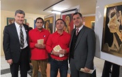 El Defensor Nacional junto al Defensor de O'Hiigns y dos de los internos monitores de la Exposici&oacute;n.