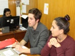 Los funcionarios municipales agradecieron la entrega de material informativo